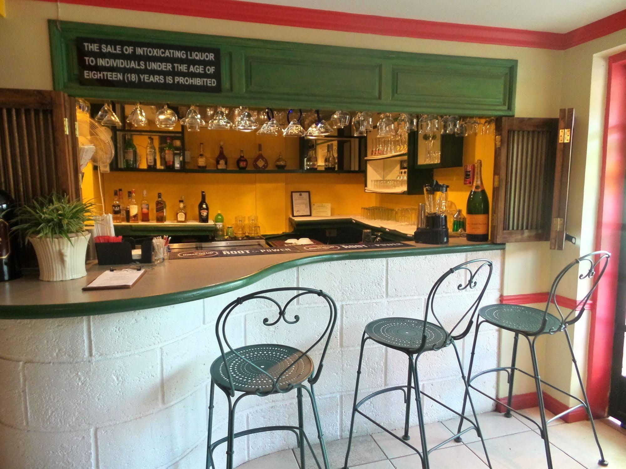 Coblentz Inn Boutique Hotel Port of Spain Bagian luar foto